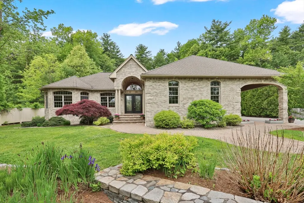 357 Westerly Cir, Ludlow, MA 01056 - #1