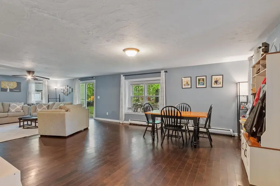 1373 Massachusetts Ave, Lunenburg, MA 01462 - #3