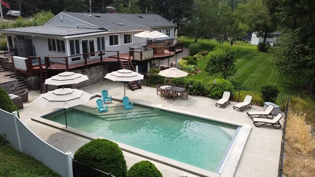 4 Johns Ave, Middleton, MA 01949 - #1