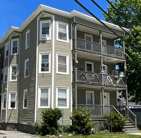 121 Charlton St, Southbridge, MA 01550