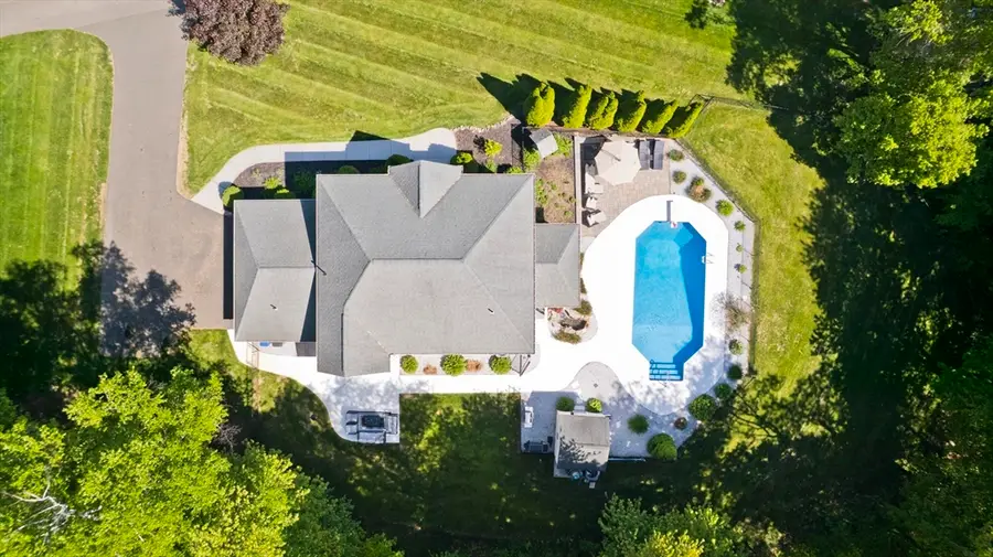53 Highland Ln, West Springfield, MA 01089 - #3