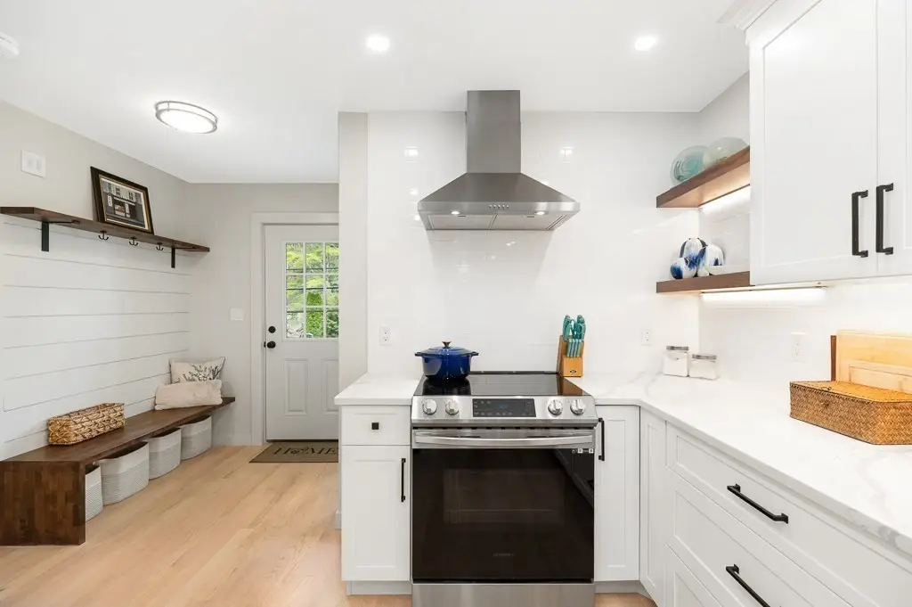 302 Western Ave #A, Gloucester, MA 01930 - #1
