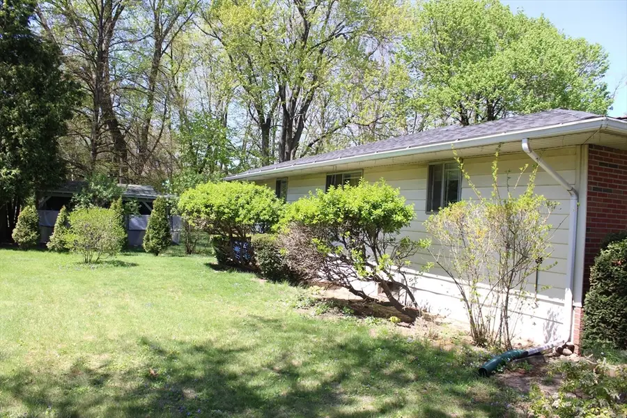 4 Skyline Dr, South Hadley, MA 01075 - #3
