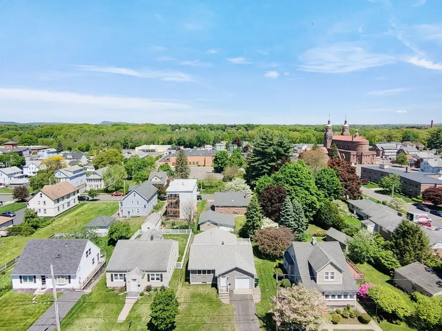 44 White St, Chicopee, MA 01013 - #2