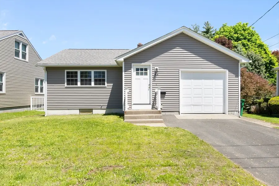 44 White St, Chicopee, MA 01013 - #3