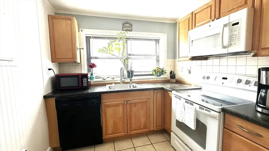 105 Nahant St #1, Lynn, MA 01902 - #3