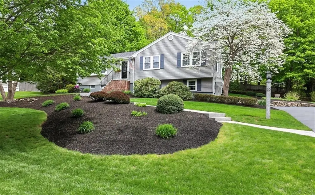 10 Autumn Circle, Hingham, MA 02043 - #1