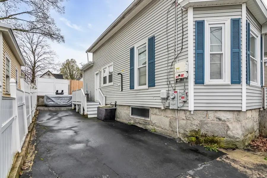 42 D St, Lowell, MA 01851 - #2