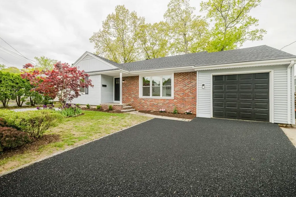 25 Pensaukee Ave, North Providence, RI 02911 - #1