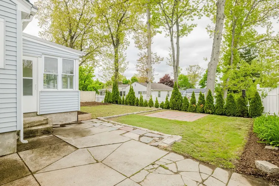 25 Pensaukee Ave, North Providence, RI 02911 - #3
