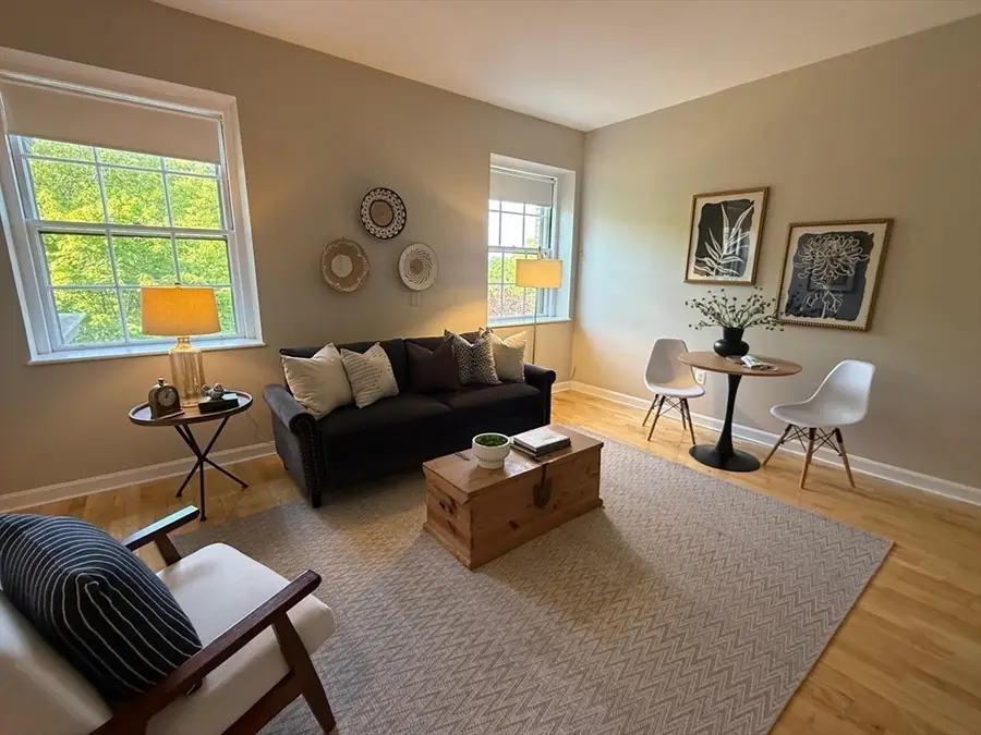 60 E Glen Rd #306, Brookline, MA 02445 - #3