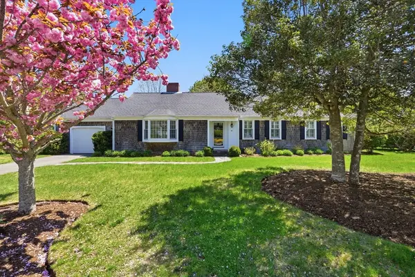 26 Camelot Rd, Yarmouth, MA 02675