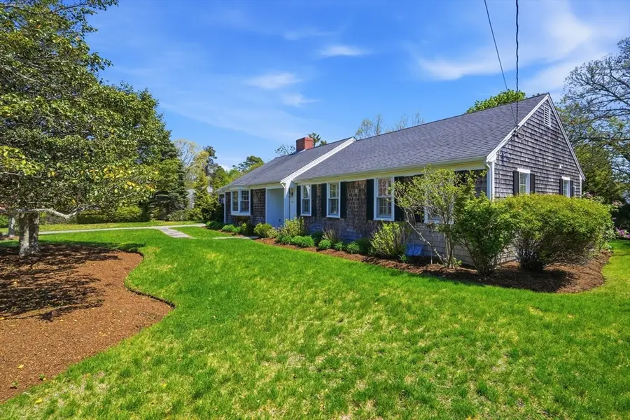 26 Camelot Rd, Yarmouth Port, MA 02675 - #2