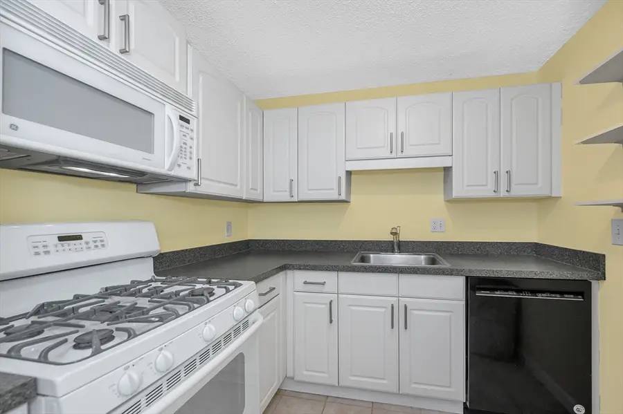 351 Pawtucket Blvd #3, Lowell, MA 01854 - #2