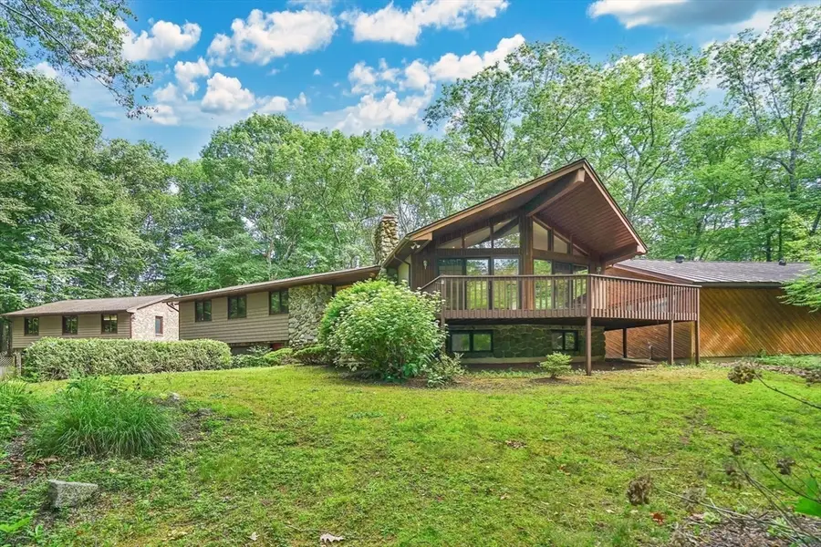 215 Barry St, Feeding Hills, MA 01030 - #2