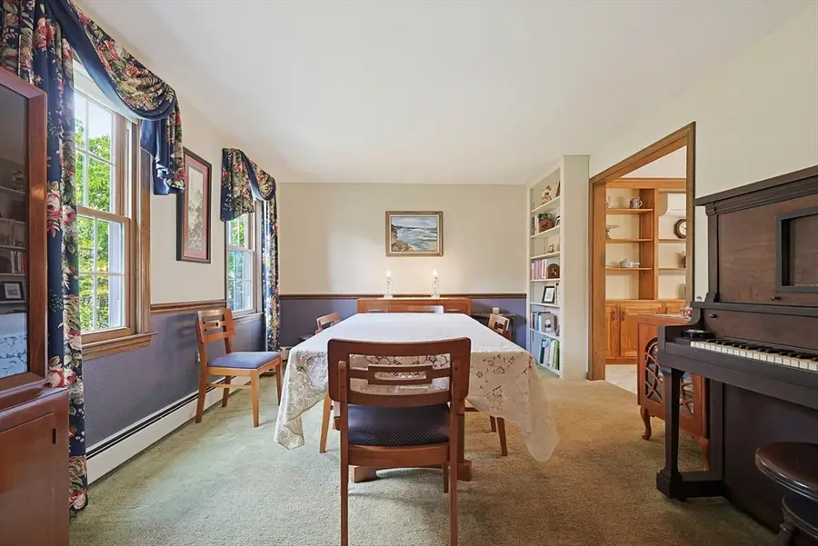 606 Washington St, Franklin, MA 02038 - #3