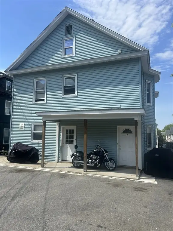 62 Huntington St, Lowell, MA 01852 - #3