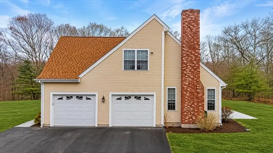 226 Tower Hill Rd, Cumberland, RI 02864 - #2