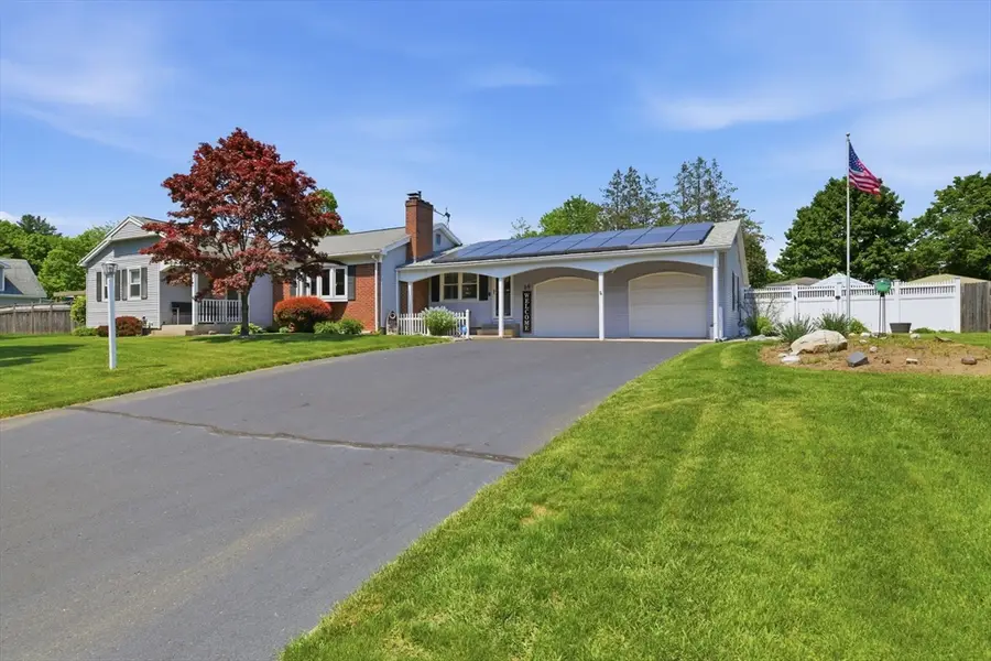 69 Parkview Dr, Agawam, MA 01030 - #2
