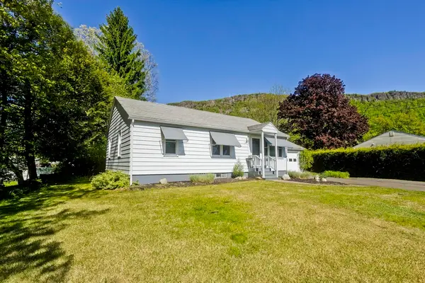 123 Holyoke St, Easthampton, MA 01027