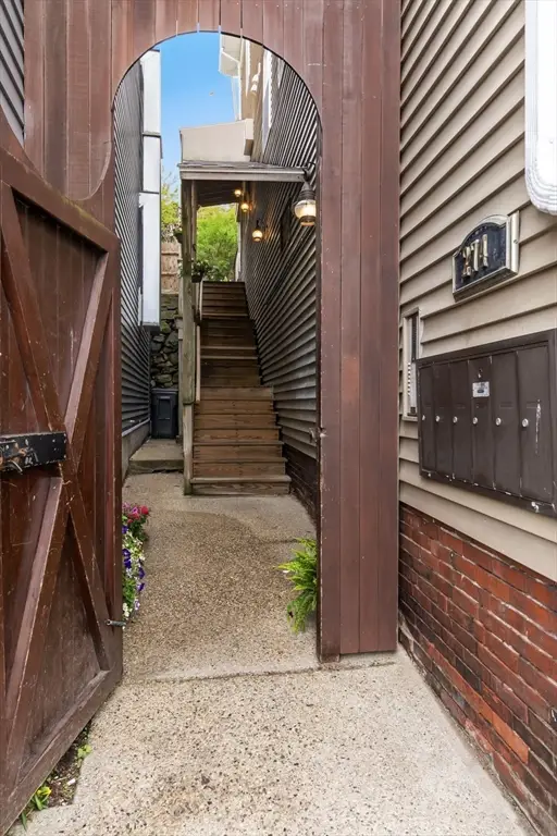 274 Main St #4, Gloucester, MA 01930 - #3