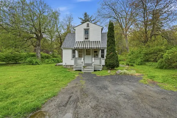 8 Shutesbury Road, Pelham, MA 01002