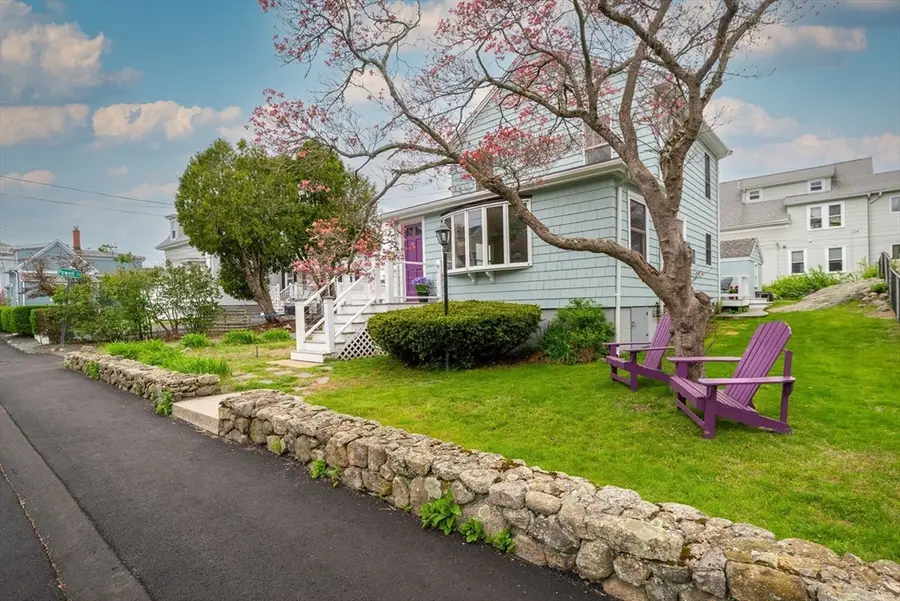 8 Blake Ct, Gloucester, MA 01930 - #2