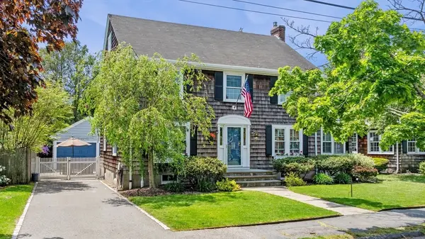 18 Pickwick Road, Marblehead, MA 01945