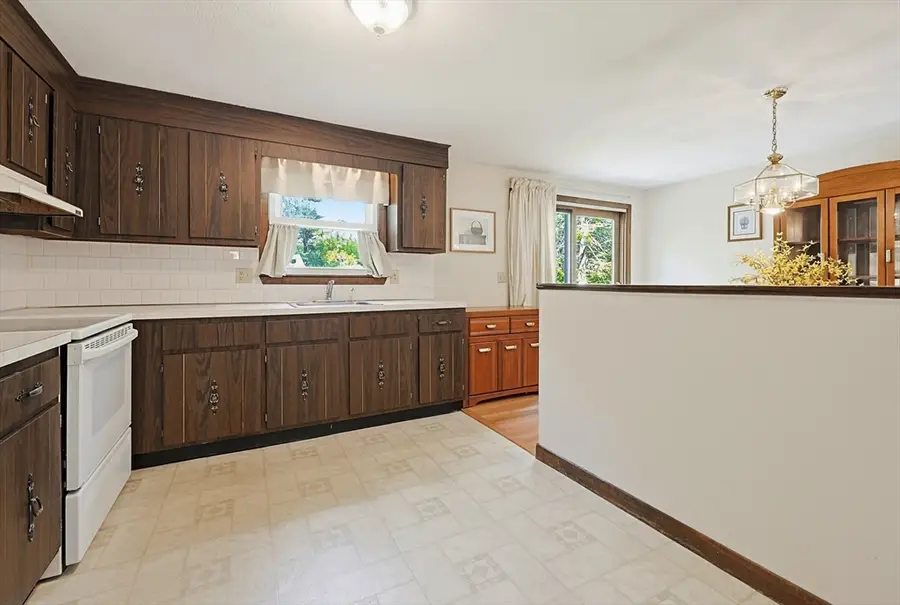 274 Temi Rd, Raynham, MA 02767 - #2