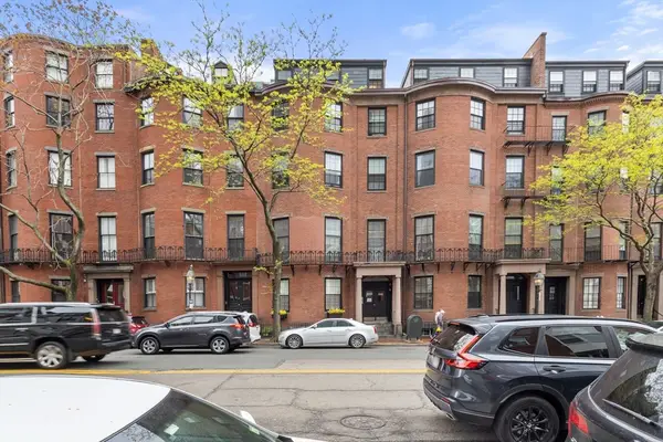 27 Bowdoin Street #1C, Boston, MA 02114