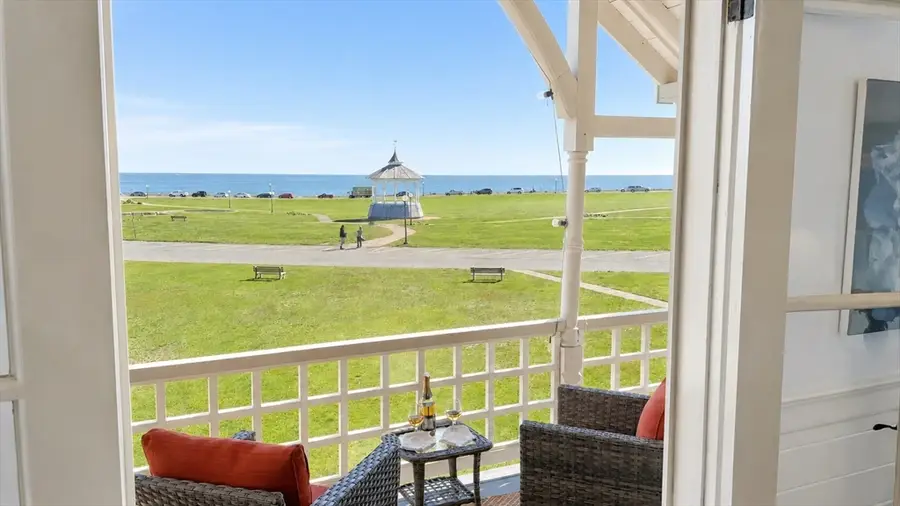 61 Ocean Avenue #4, Oak Bluffs, MA 02557 - #2