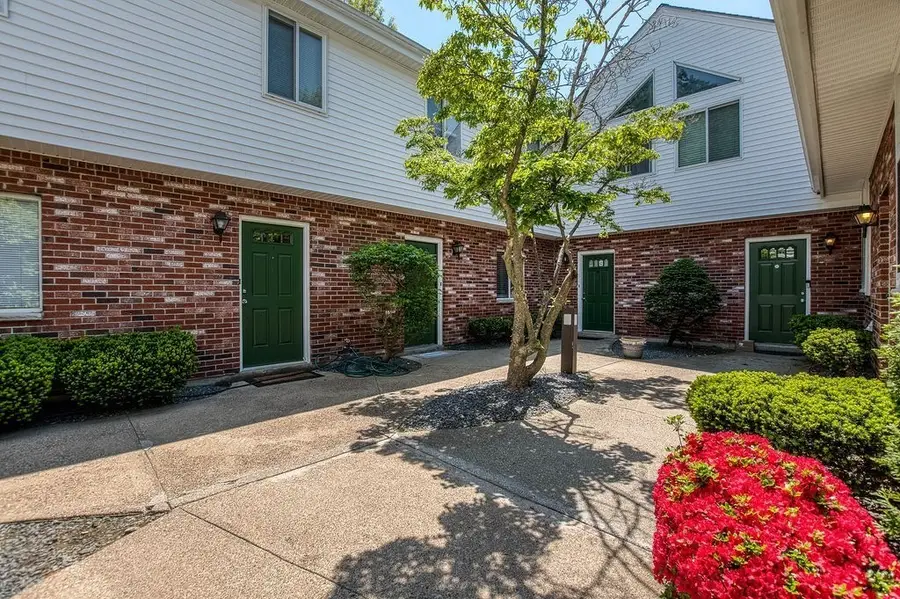 231 Lake St #D, Weymouth, MA 02189 - #3