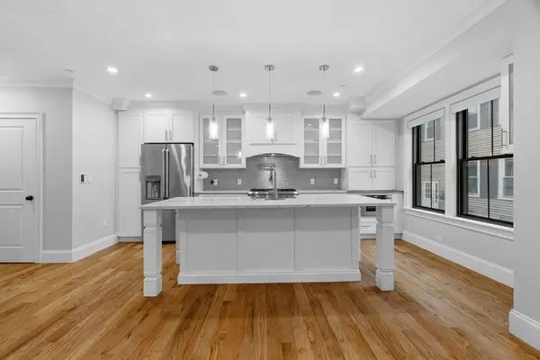160 West Broadway #202, Boston, MA 02127