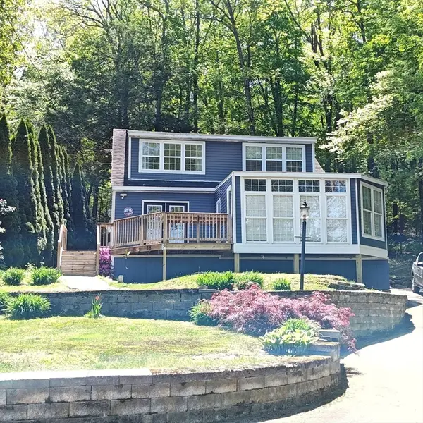 38 Island Rd, Holland, MA 01521