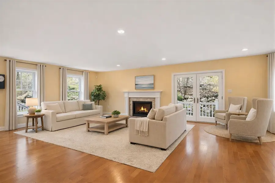 25 Magnolia Ave, Manchester, MA 01944 - #2
