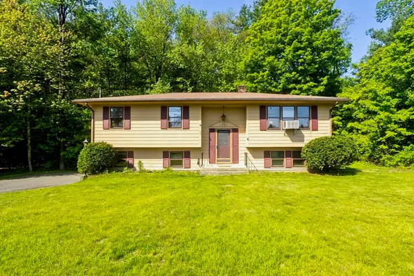 6 Pine Wood Dr, Southampton, MA 01073