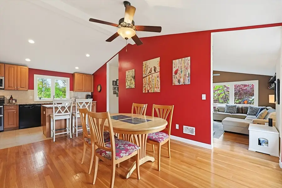 67 Handy St, Attleboro, MA 02703 - #3