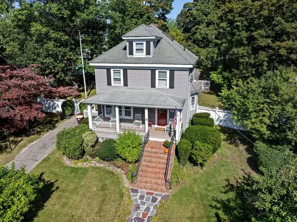 33 Hunt St, Weymouth, MA 02191