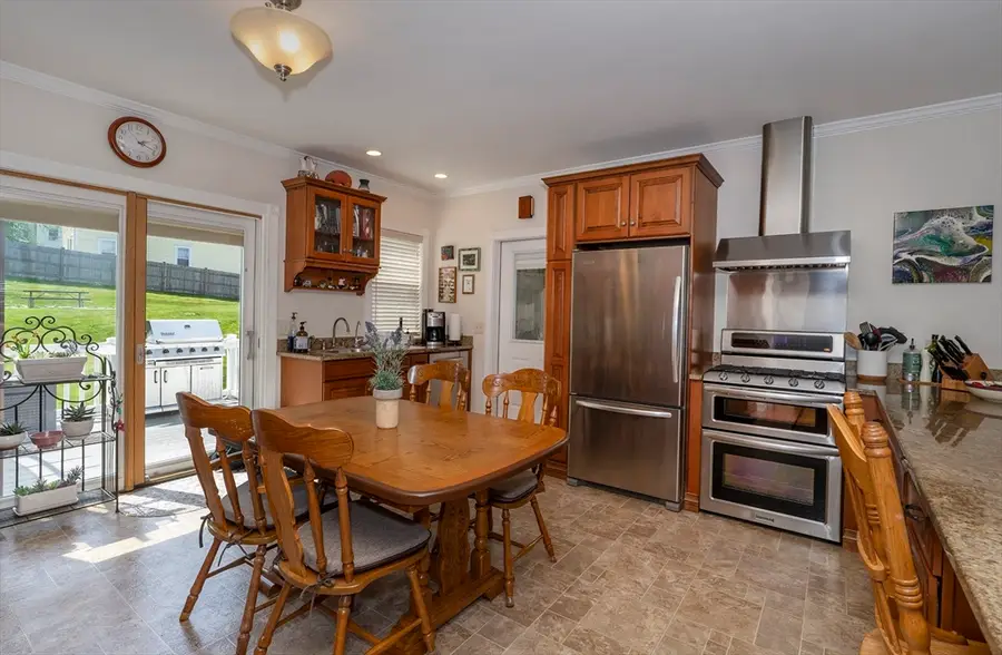 30 Orchard St, Amesbury, MA 01913 - #2