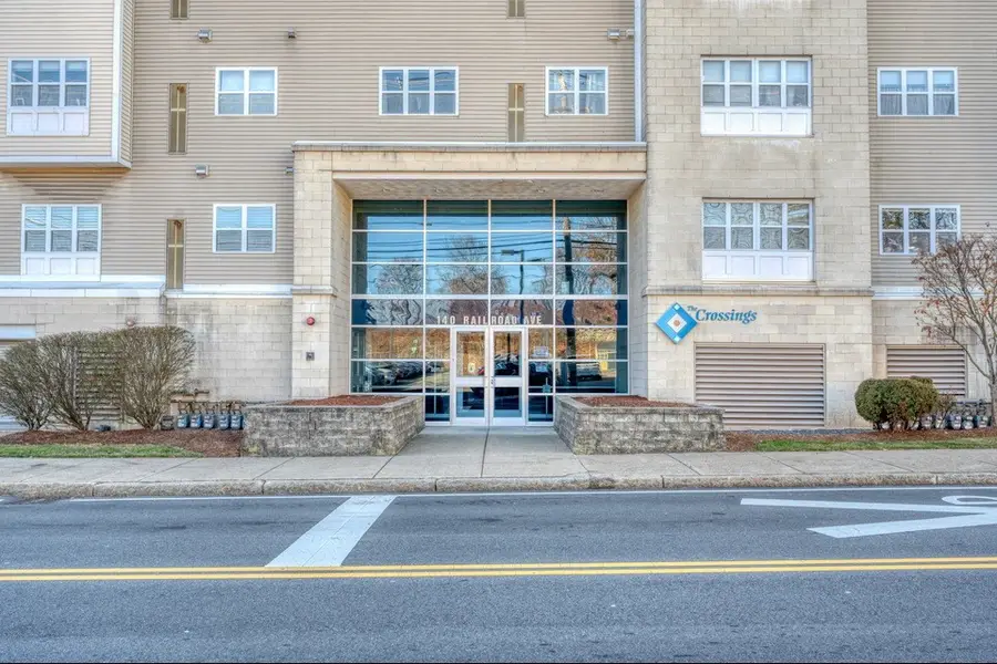 140 Railroad Ave #B111, Norwood, MA 02062 - #3