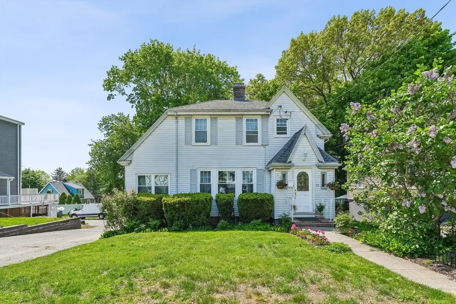 82 Needham St, Dedham, MA 02026 - #3