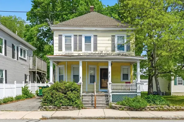 17 Wedge St, Lowell, MA 01851