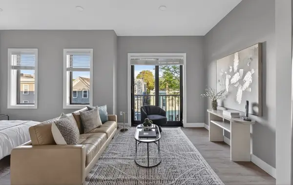 656 Saratoga #301, Boston, MA 02128