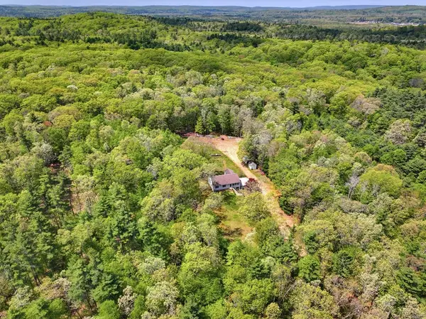 284 Howe St, East Brookfield, MA 01515