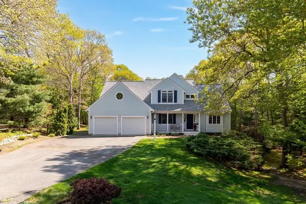 5 Summerwind Ln, Falmouth, MA 02556