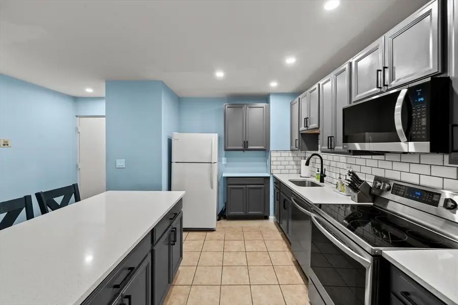 80 N Warren St #32, Woburn, MA 01801 - #3