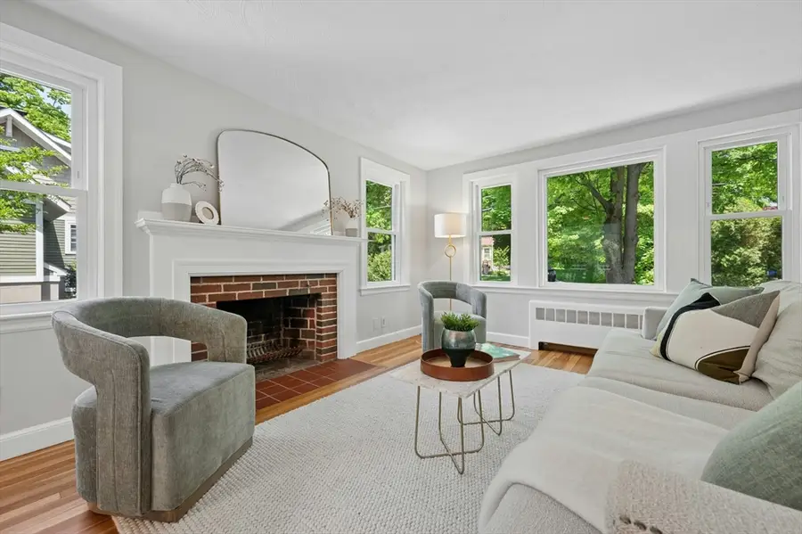8 Grant Place, Lexington, MA 02420 - #3
