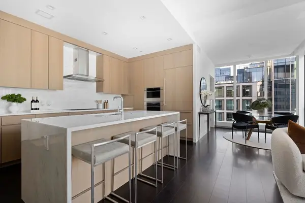 150 Seaport Blvd #12B, Boston, MA 02210