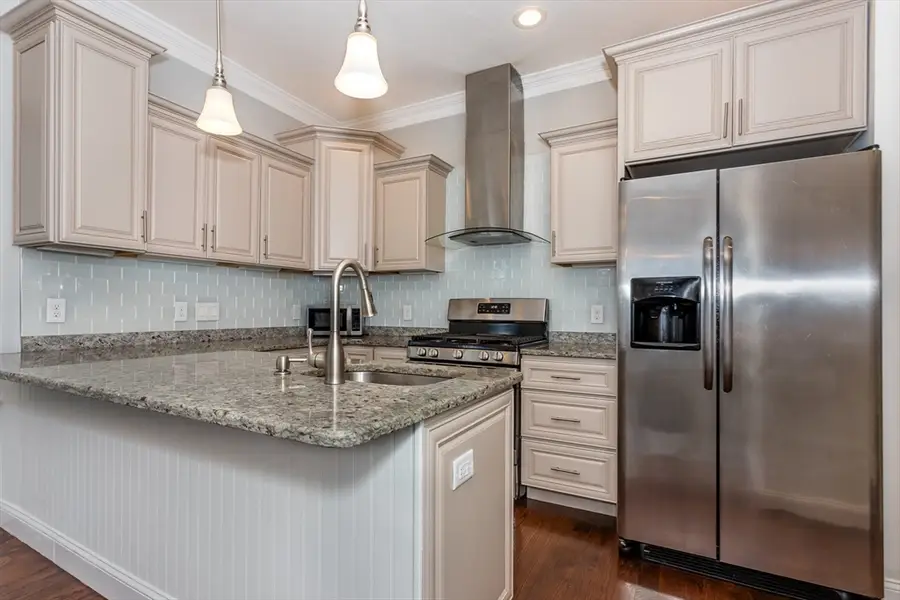 18 Kittredge St #1, Boston, MA 02131 - #3