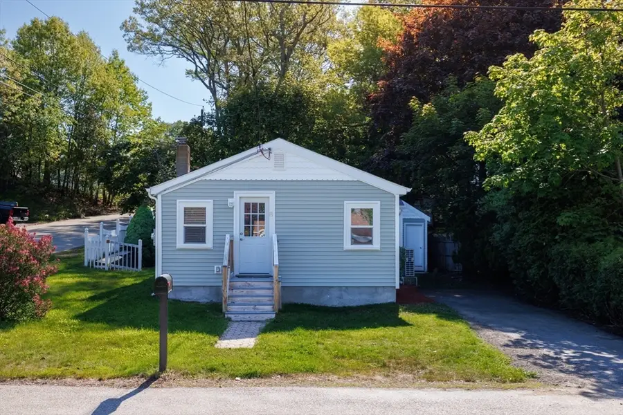 8 Freeman Ave, Webster, MA 01570 - #2